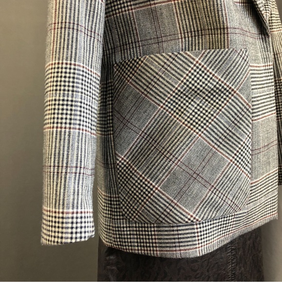 MO & Co Wool Blend blazer with Oversized Pocket - Picture 7 of 9